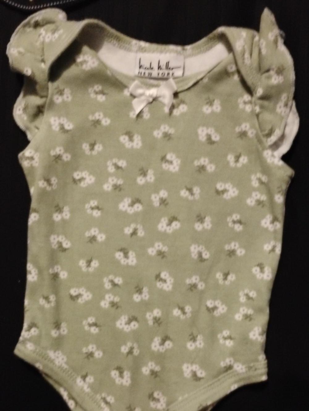 Nicole Miller Green Floral Ruffle-Sleeve Baby Bodysuit